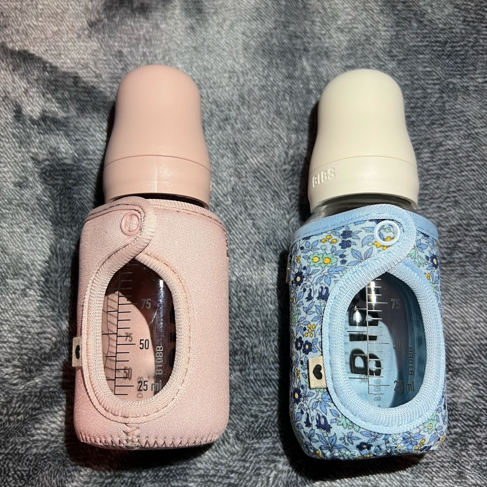 2 BIBS World glass bottles with Sleeves